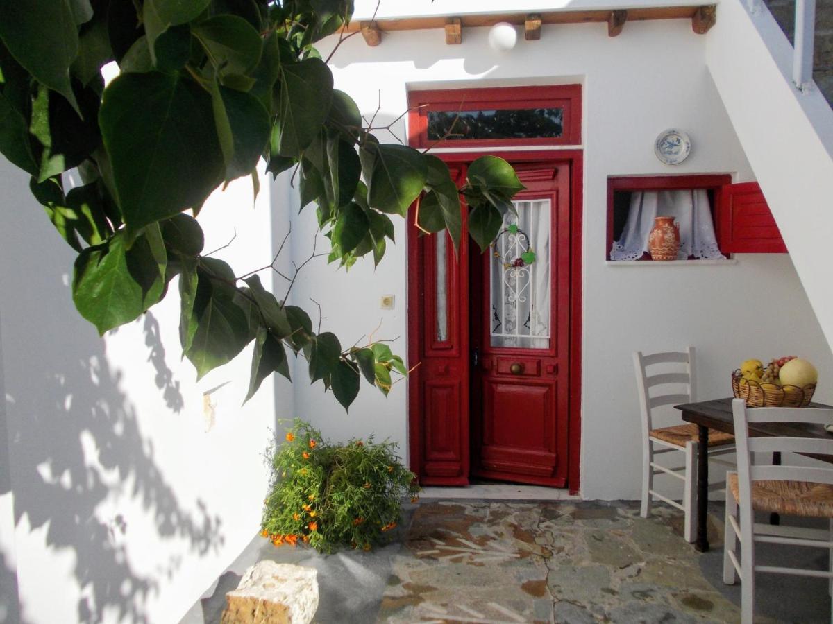 Nyfes Traditional Boutique Faltaina Skyros Exterior photo