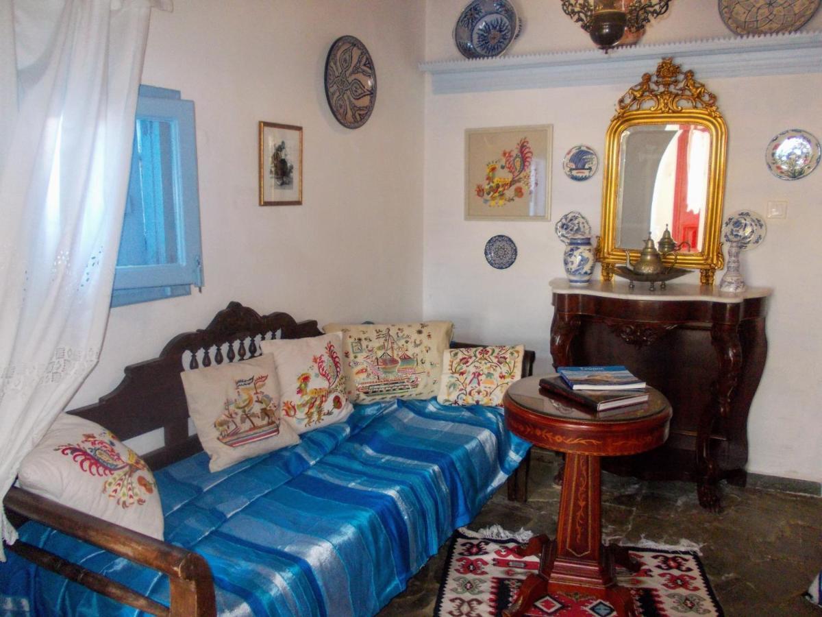 Nyfes Traditional Boutique Faltaina Skyros Exterior photo