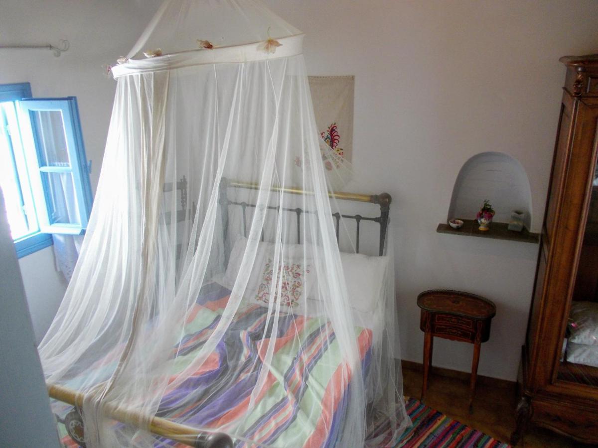 Nyfes Traditional Boutique Faltaina Skyros Exterior photo