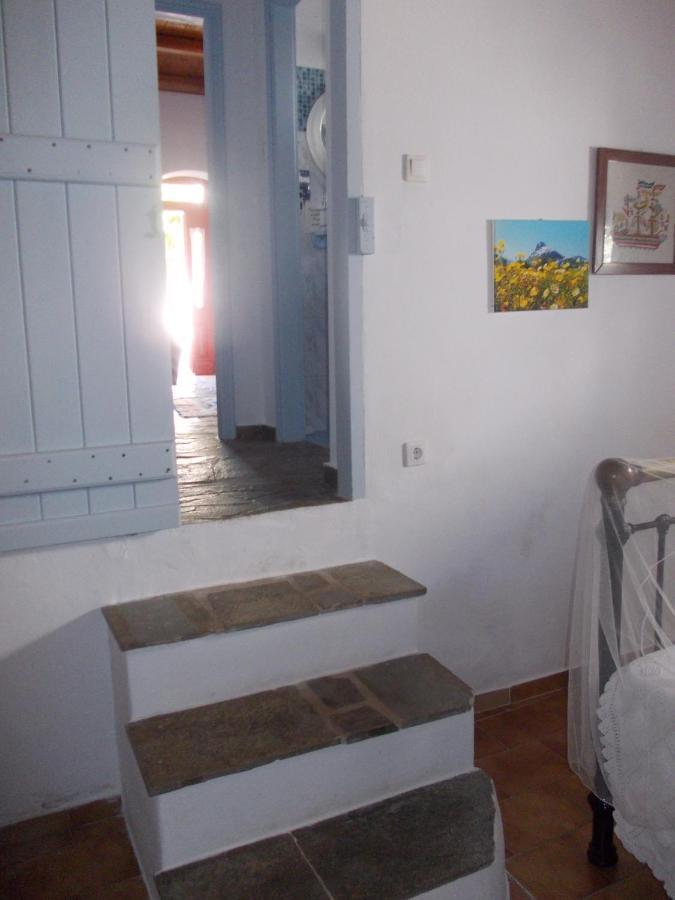 Nyfes Traditional Boutique Faltaina Skyros Exterior photo