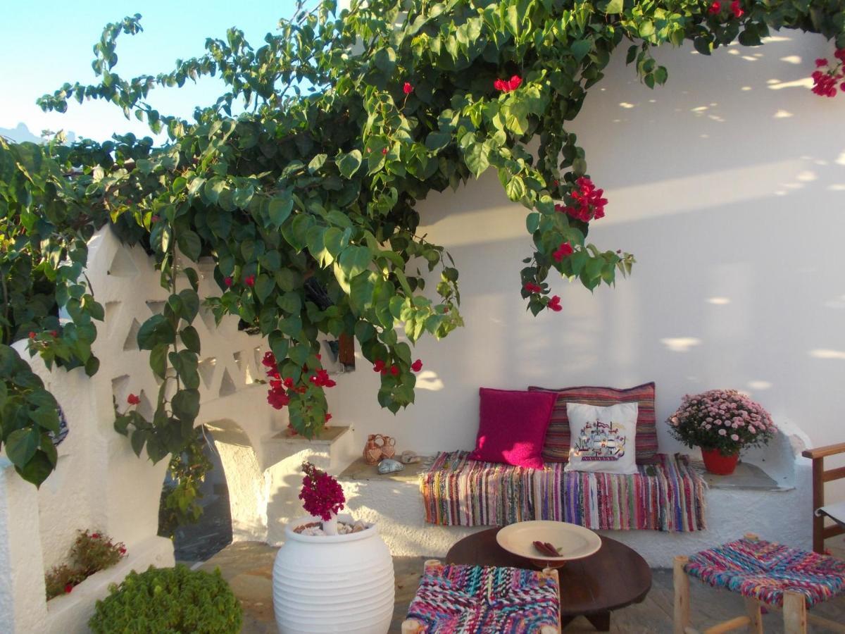 Nyfes Traditional Boutique Faltaina Skyros Exterior photo